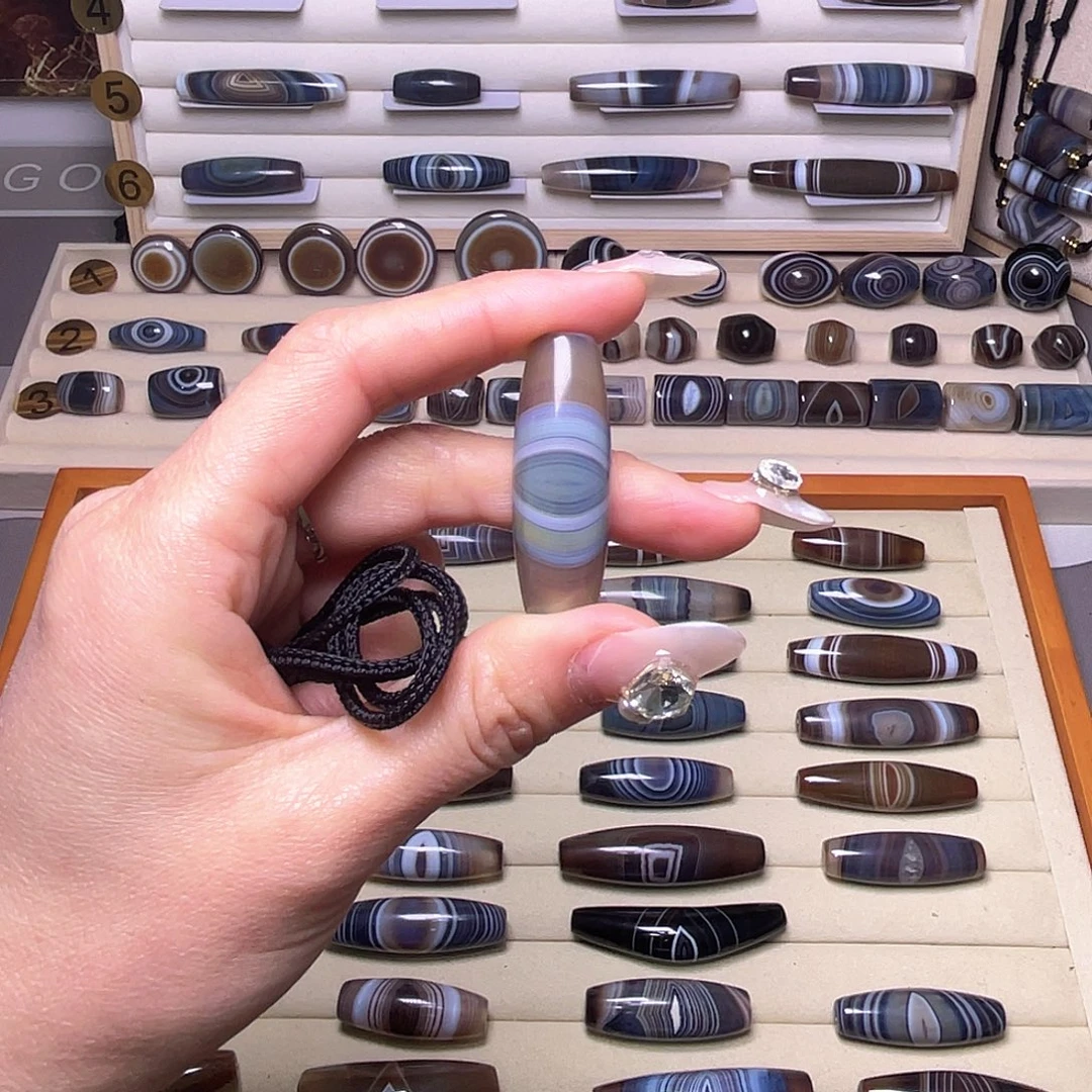 不***学玛瑙/玉髓未镶嵌颈饰