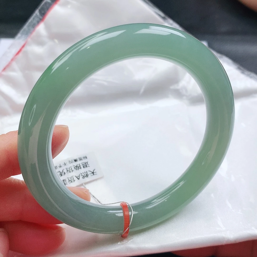 翡翠手镯未镶嵌天然翡翠手镯