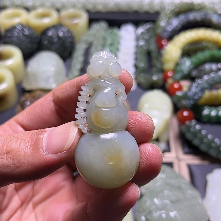 和田玉未镶嵌挂件