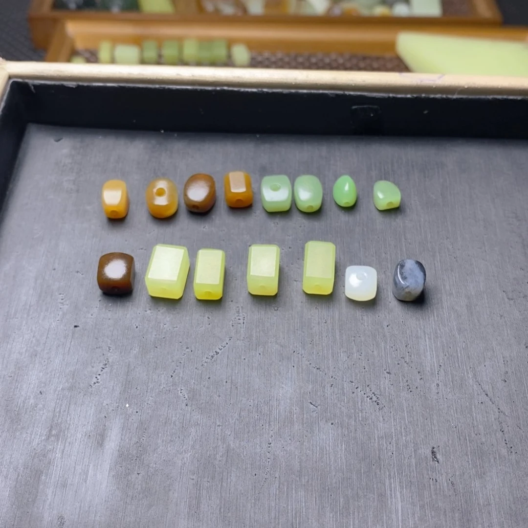 和田玉（糖玉）未镶嵌珠宝半成品邪**花