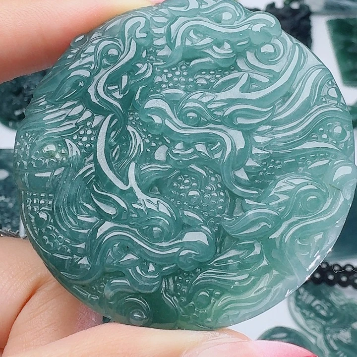 颈饰未镶嵌翡翠多样性发其一