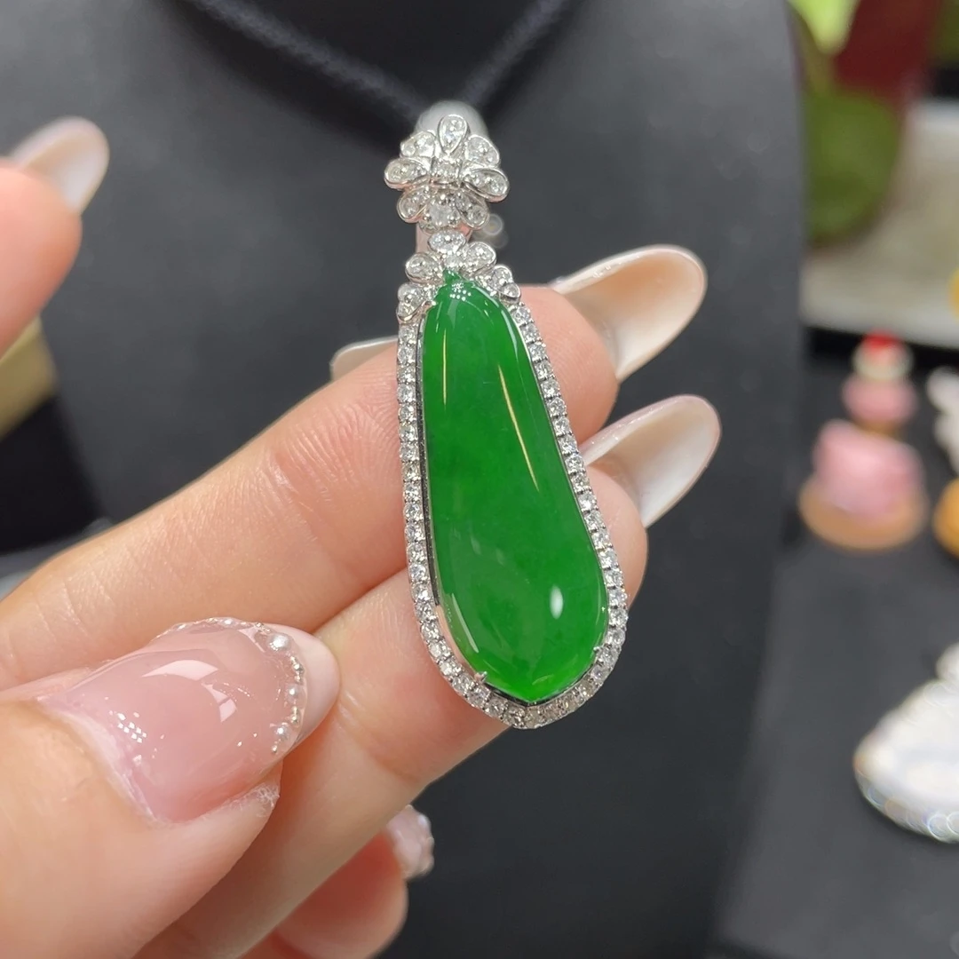 翡翠颈饰18K金镶嵌天然缅甸翡翠a货