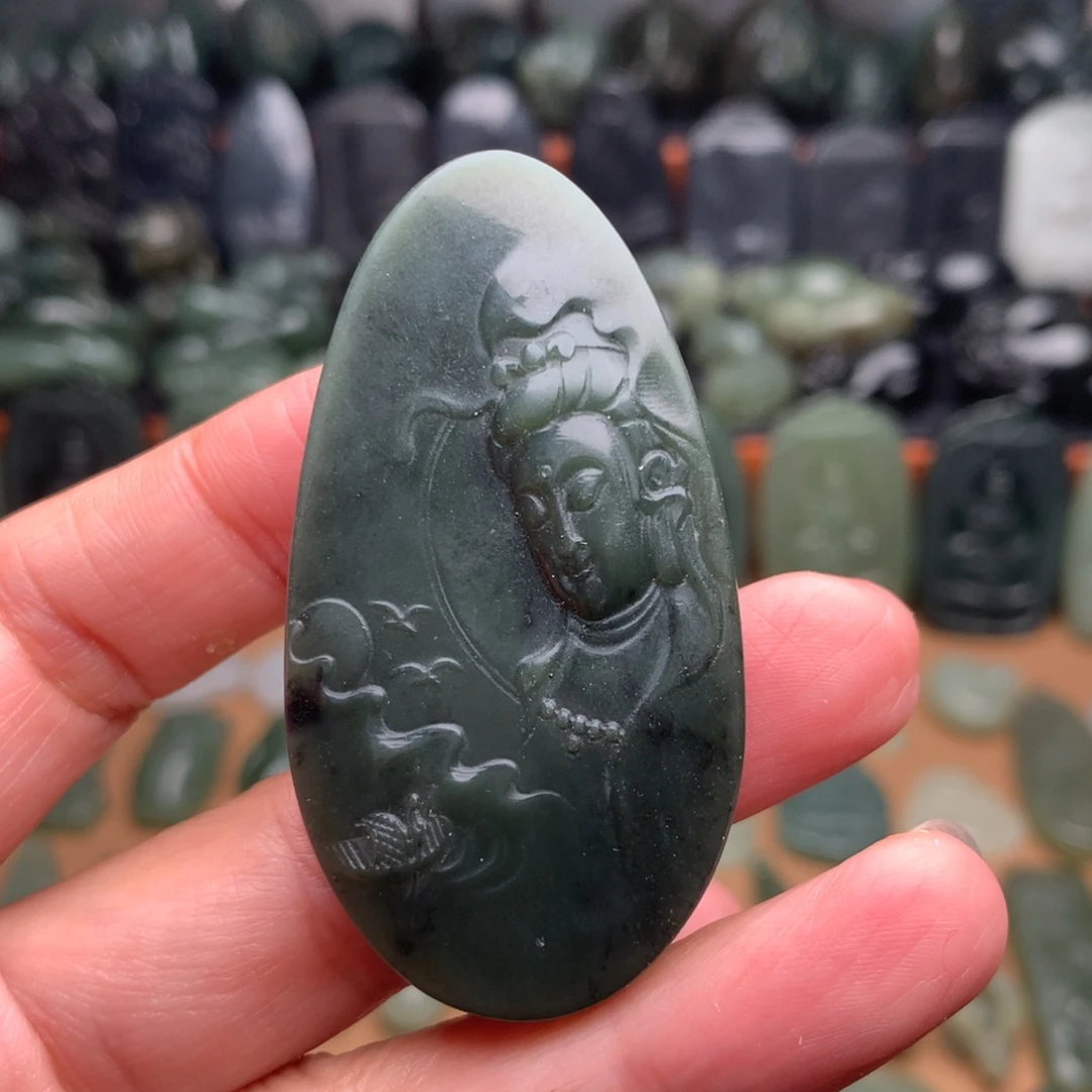 和田玉未镶嵌颈饰挂件32