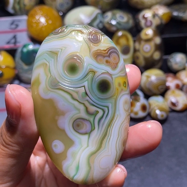 玛瑙/玉髓未镶嵌珠宝半成品70