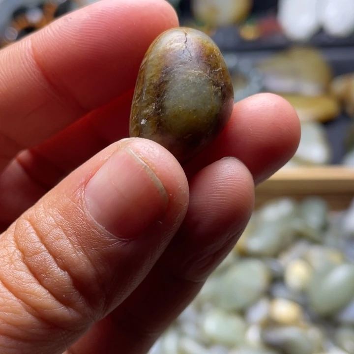 和田玉未镶嵌珠宝半成品