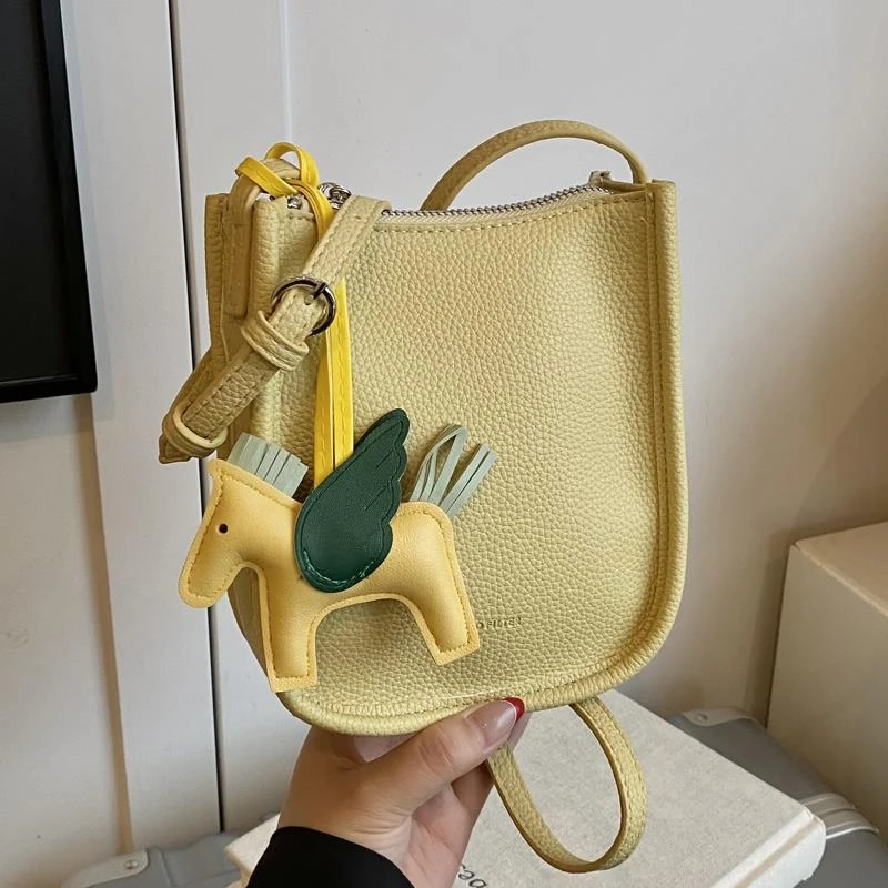 时尚小巧手机包包女2025新款夏季韩版小众水桶包洋气百搭斜挎小包