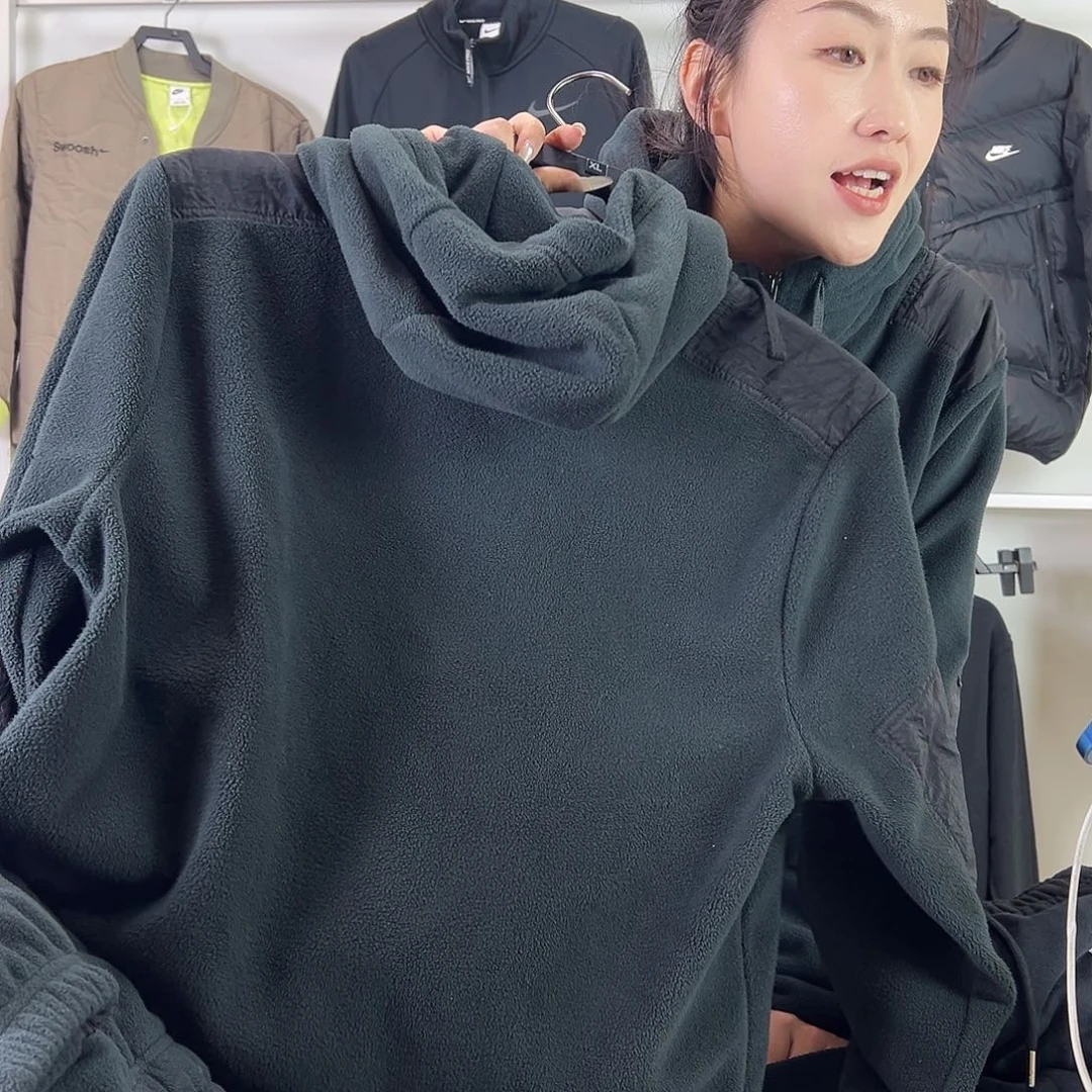 4883黑色外套带帽2XL码170-190斤不退换