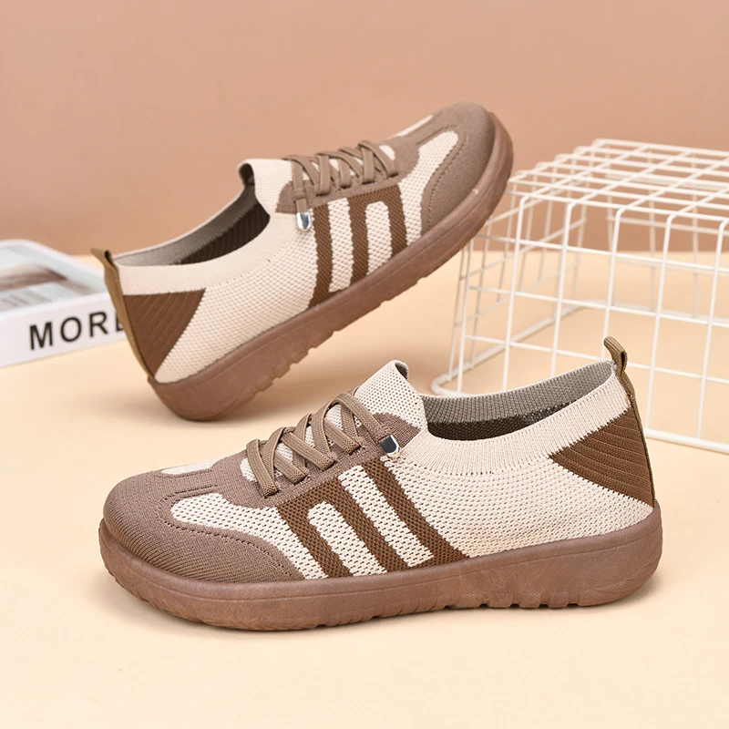 新款春秋季老北京布鞋女软底防滑老年妈妈鞋百搭松紧口透气懒人鞋