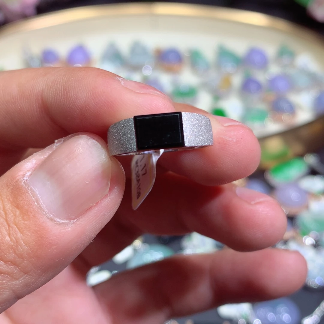 翡翠吊坠(赠链)18K金镶嵌