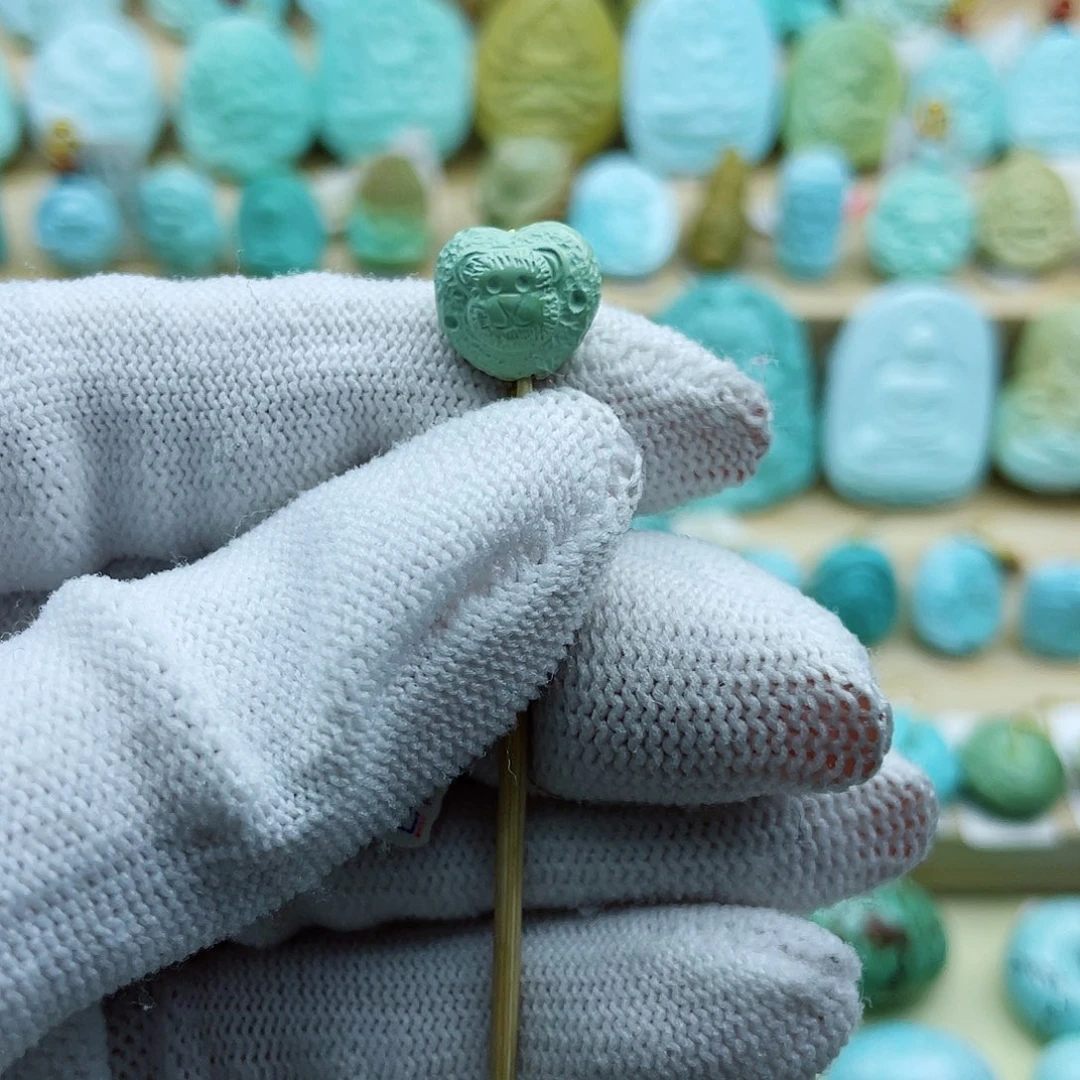 未镶嵌绿松石珠宝奇石