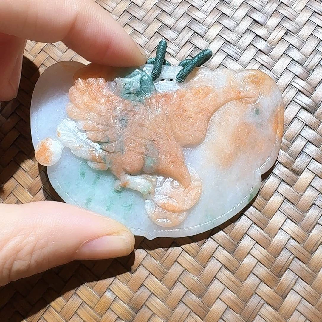 颈饰未镶嵌翡翠个性十足