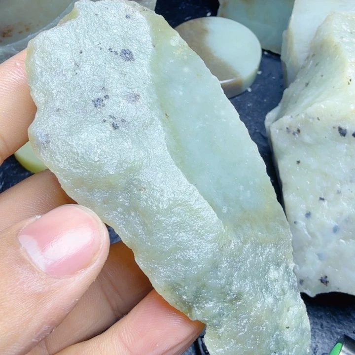 和田玉（糖玉）未镶嵌珠宝奇石