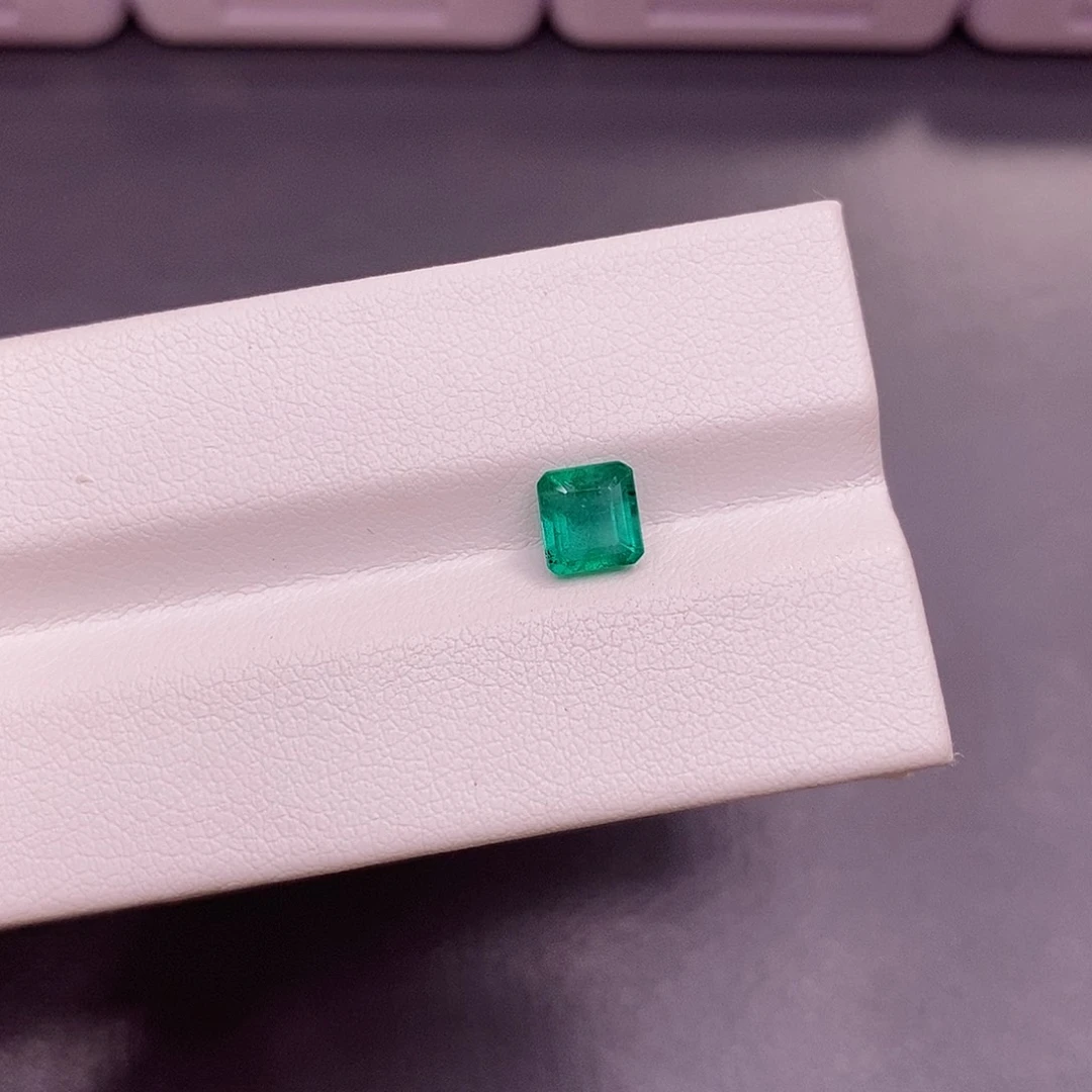 裸石祖母绿0.84克拉