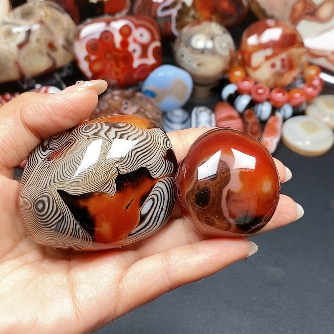 玛瑙/玉髓三毛未镶嵌月**庄