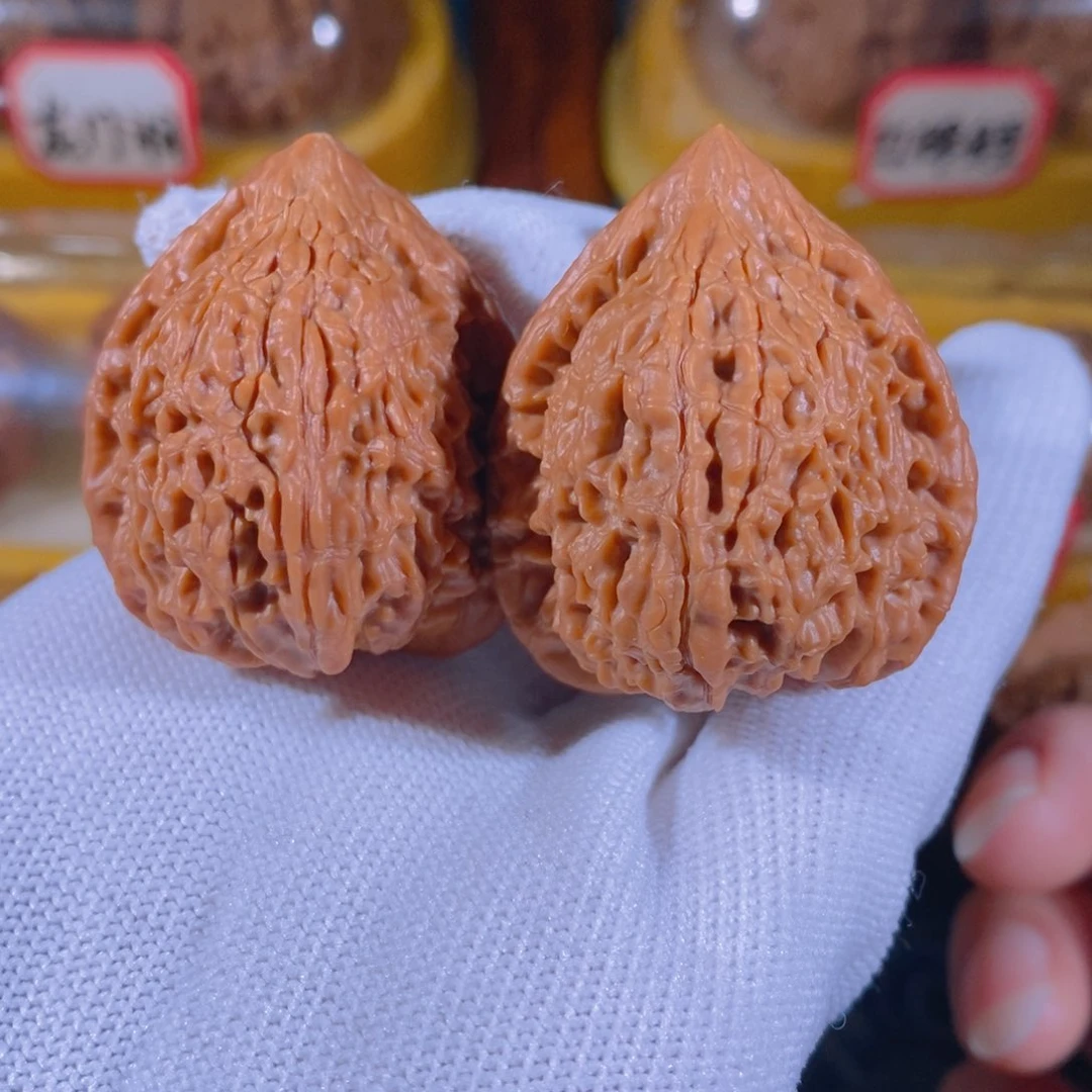 吊坠文玩核桃一抹红