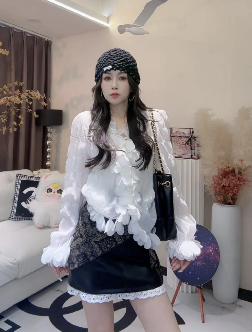 L.X~立体花朵衬衫女2025新款秋季设计感白色仙气飘飘上衣6806