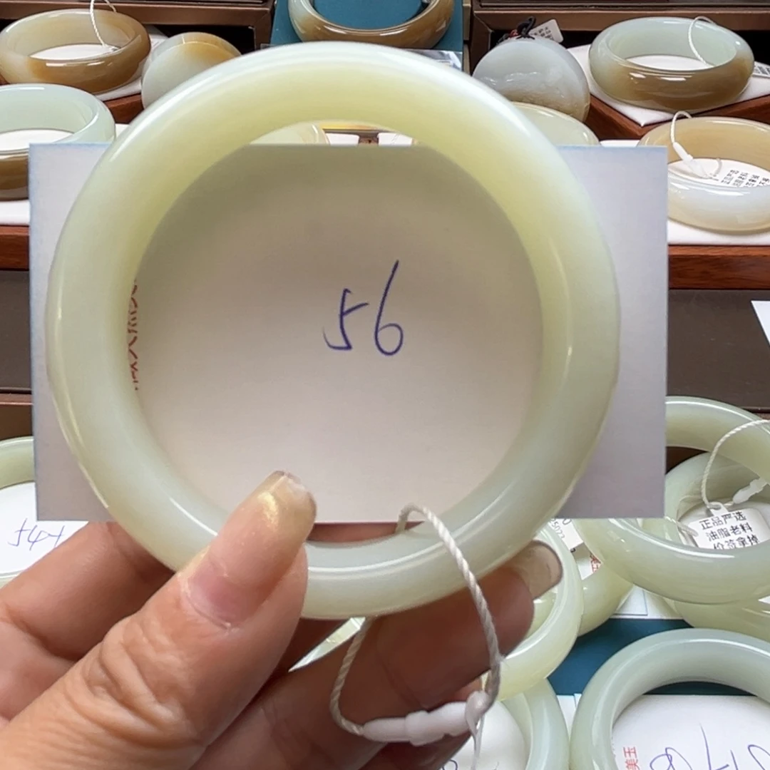 未镶嵌手镯和田玉憨*