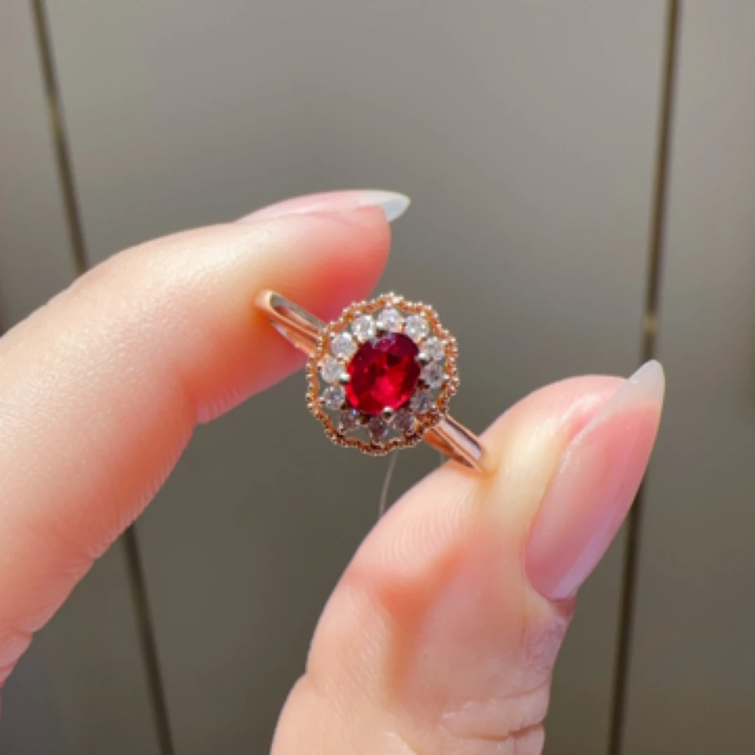 18k金钻石镶嵌红宝石戒指 主石0.27ct 钻石0.12ct