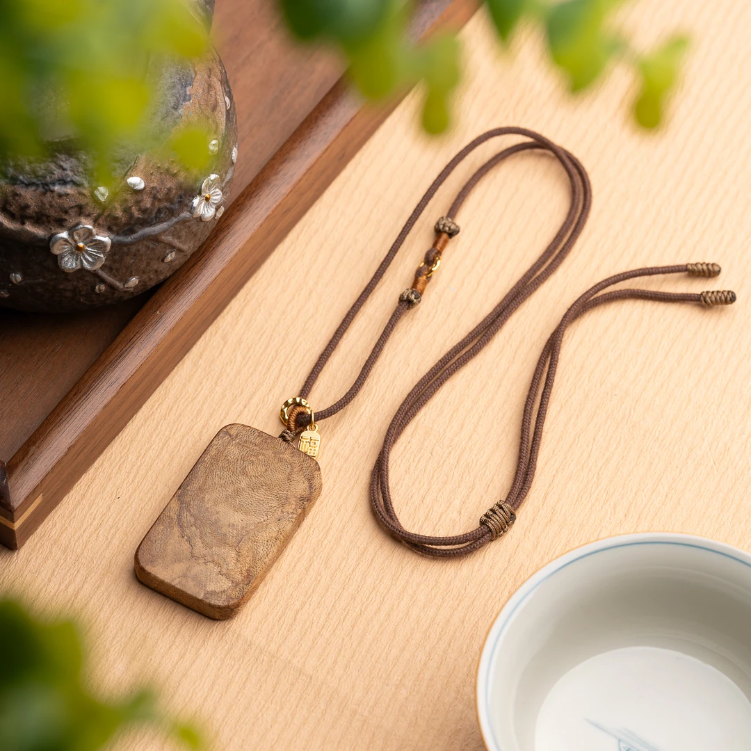 沉香无事牌吊坠脖挂手工编绳可调节名族风毛衣链