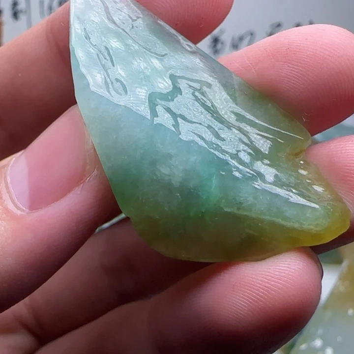 T***T定制翡翠未镶嵌不包工