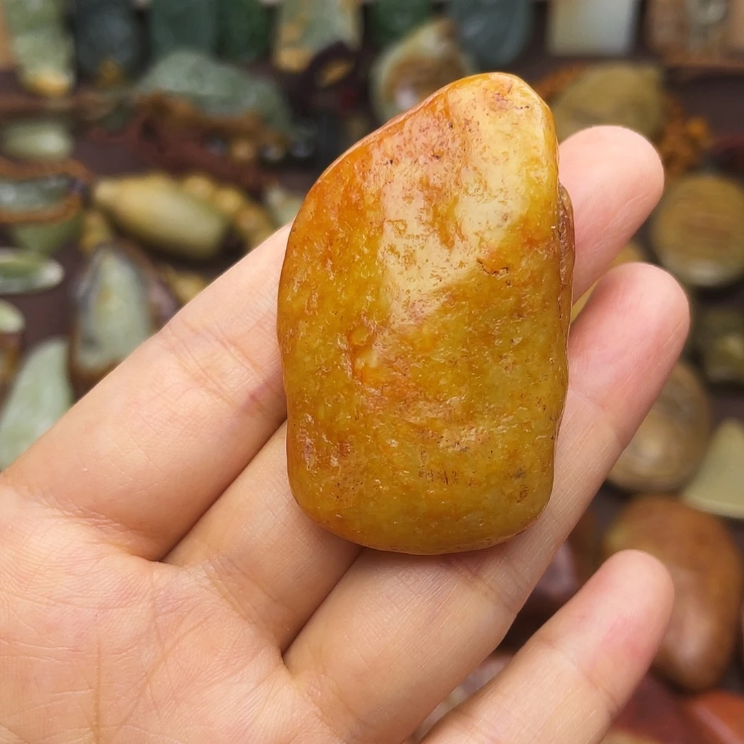 颈饰未镶嵌岫岩河磨玉（透闪石质玉）