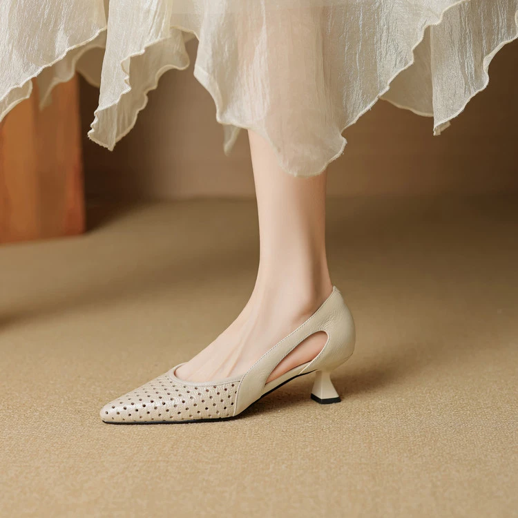 头层软羊皮~5cm法式镂空尖头细跟包头凉鞋女气质灰色中跟侧空单鞋