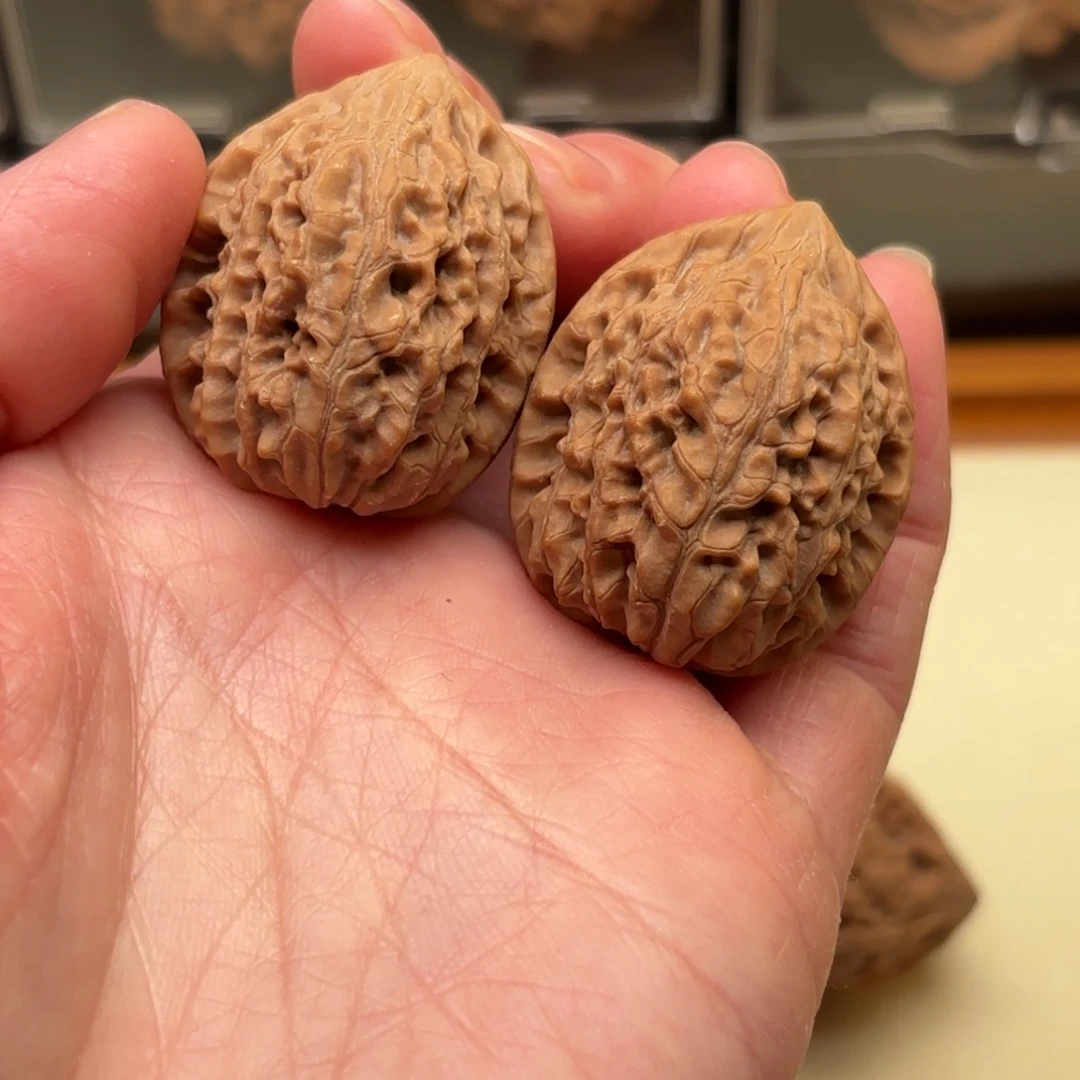 逆***客把件文玩核桃石鸡