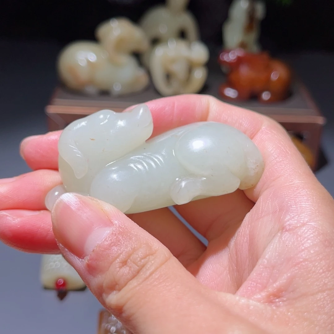 和田玉挂件未镶嵌君**下玉狗