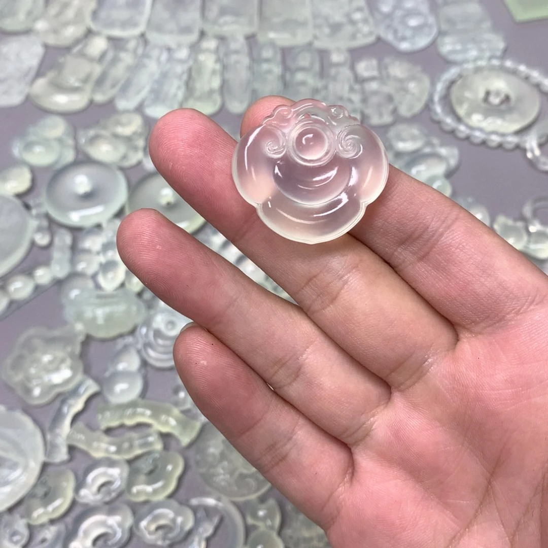 蛇纹石玉颈饰未镶嵌流**方