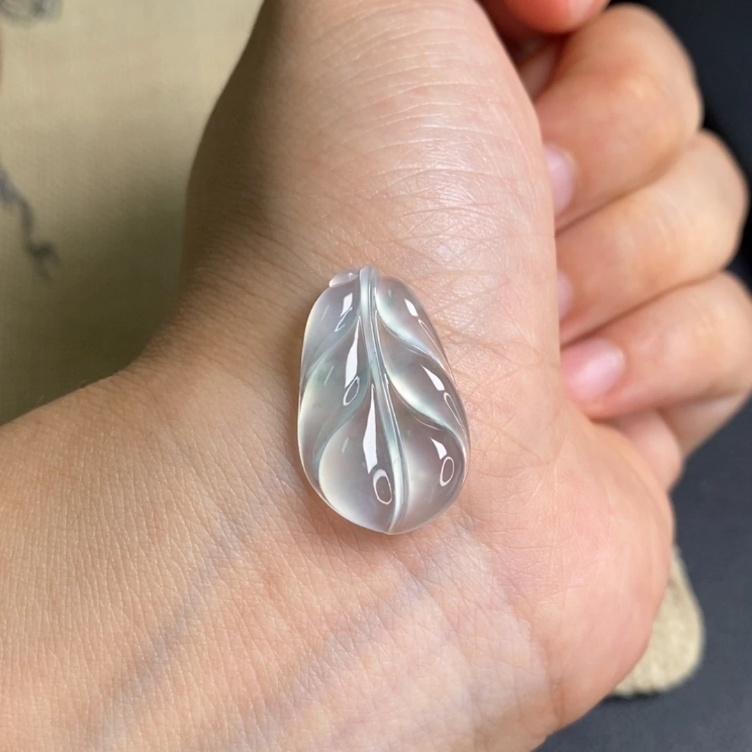 翡翠未镶嵌颈饰芭蕉叶