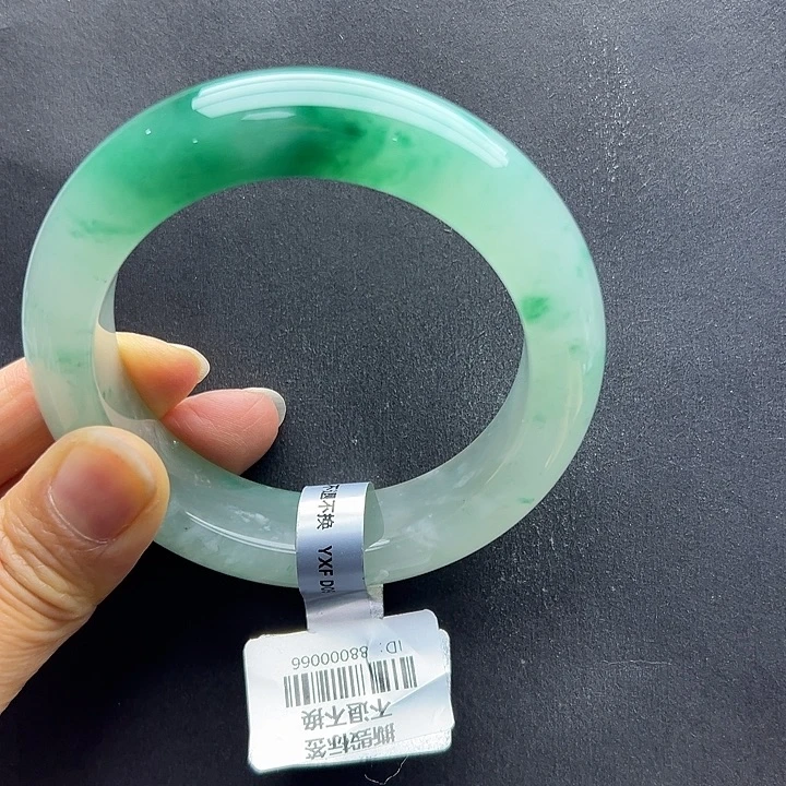 S***7石英质玉未镶嵌手镯燕子➕58.9