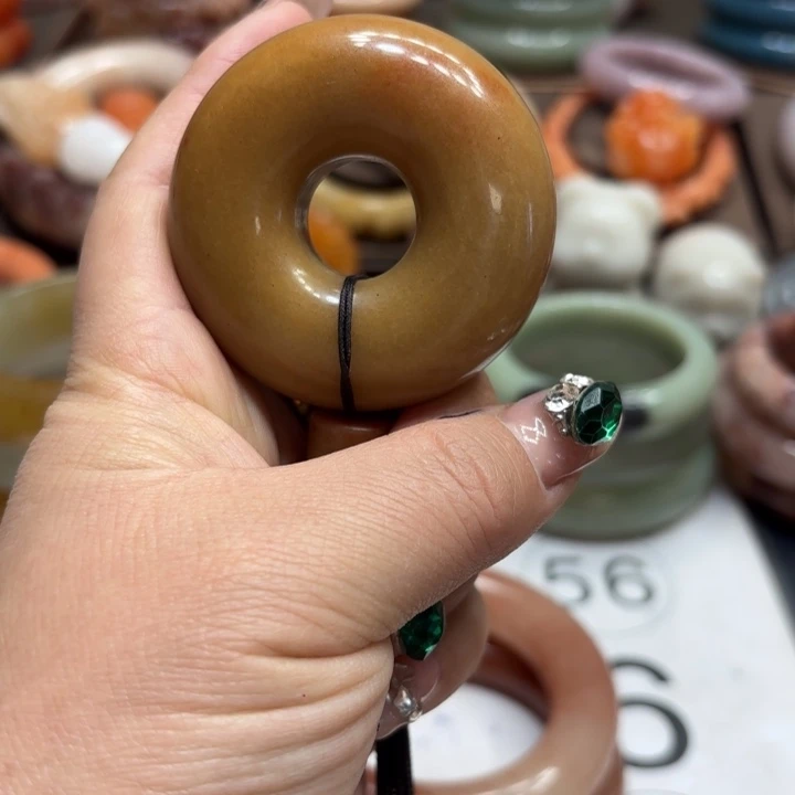 石英岩玉合金颈饰