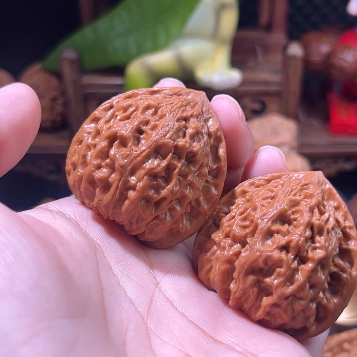 东***风文玩核桃吊坠金牛