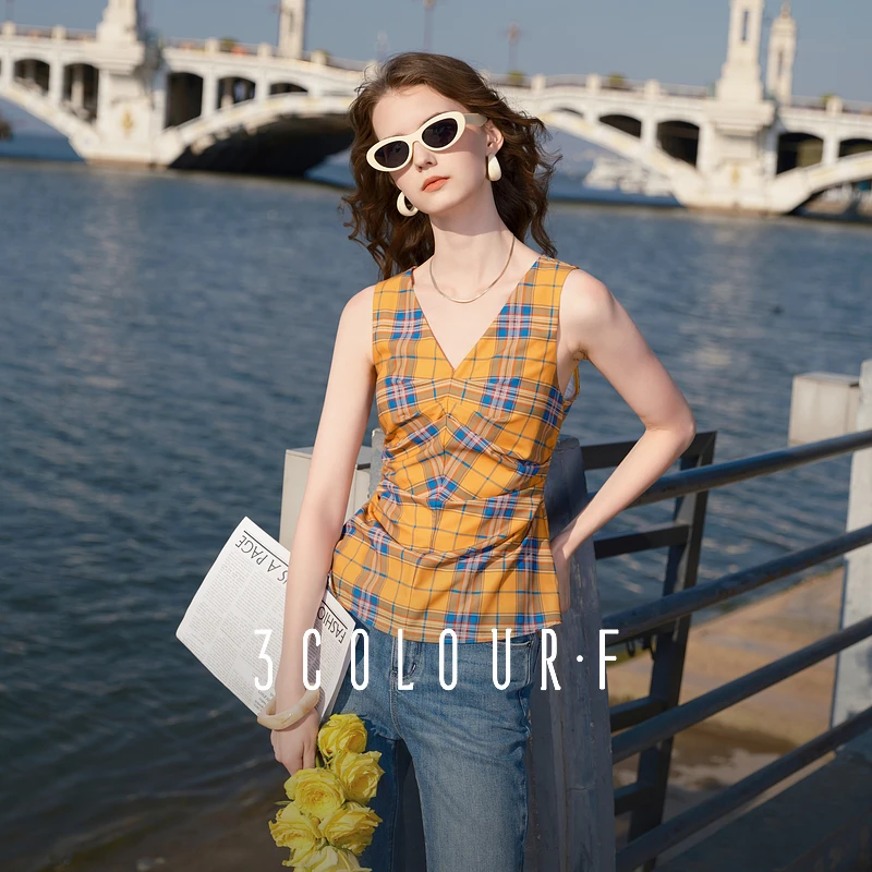 三彩独醒2025夏季新款格纹小衫打褶V领无袖上衣修身休闲衬衣女F