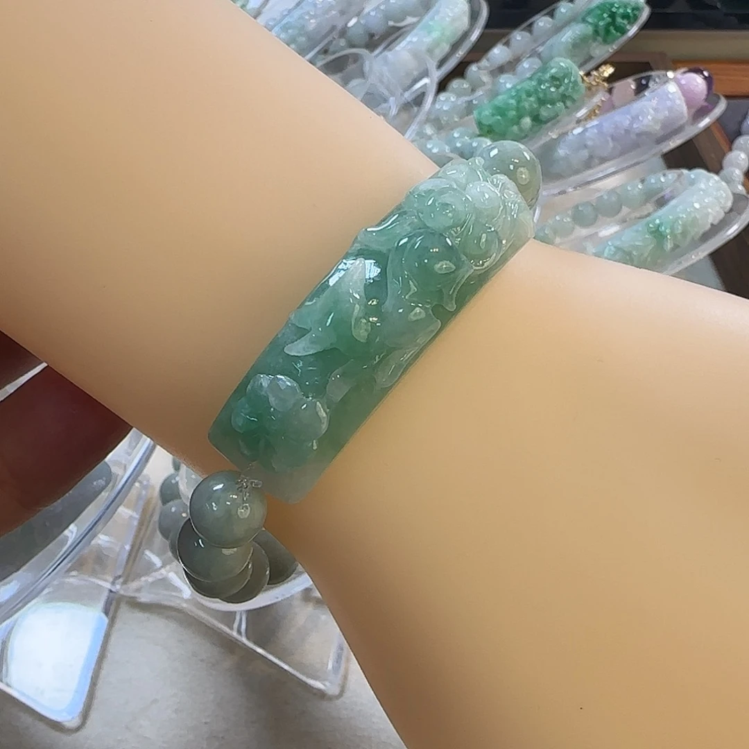 颈饰未镶嵌翡翠手牌