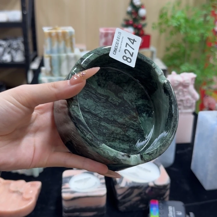 8274 普拉达绿烟灰缸 福利