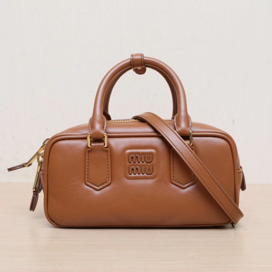 95新 MIU MIU/缪缪 【娇】活动Arcadie 小号22 焦糖色 皮革C 887575