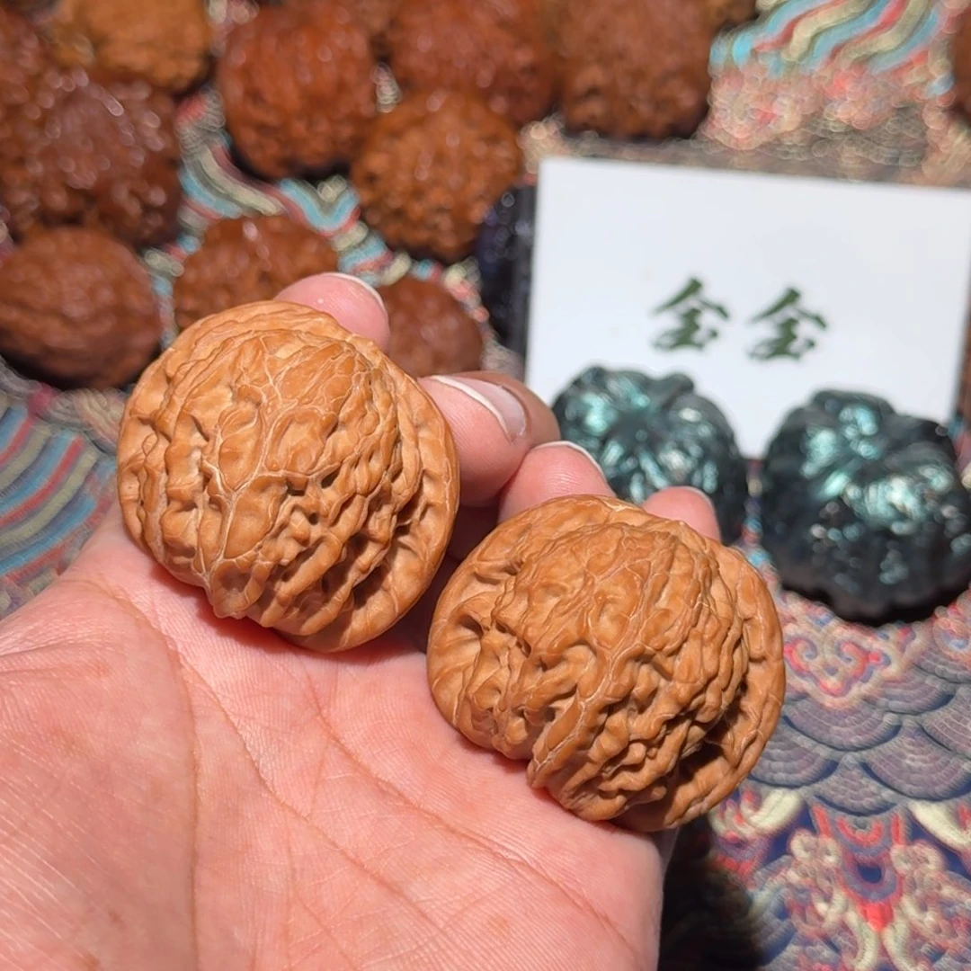 文玩核桃把件1793山地磨，尺寸42 40 35