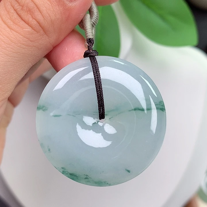 翡翠未镶嵌颈饰平安扣 35.9x5.7mm