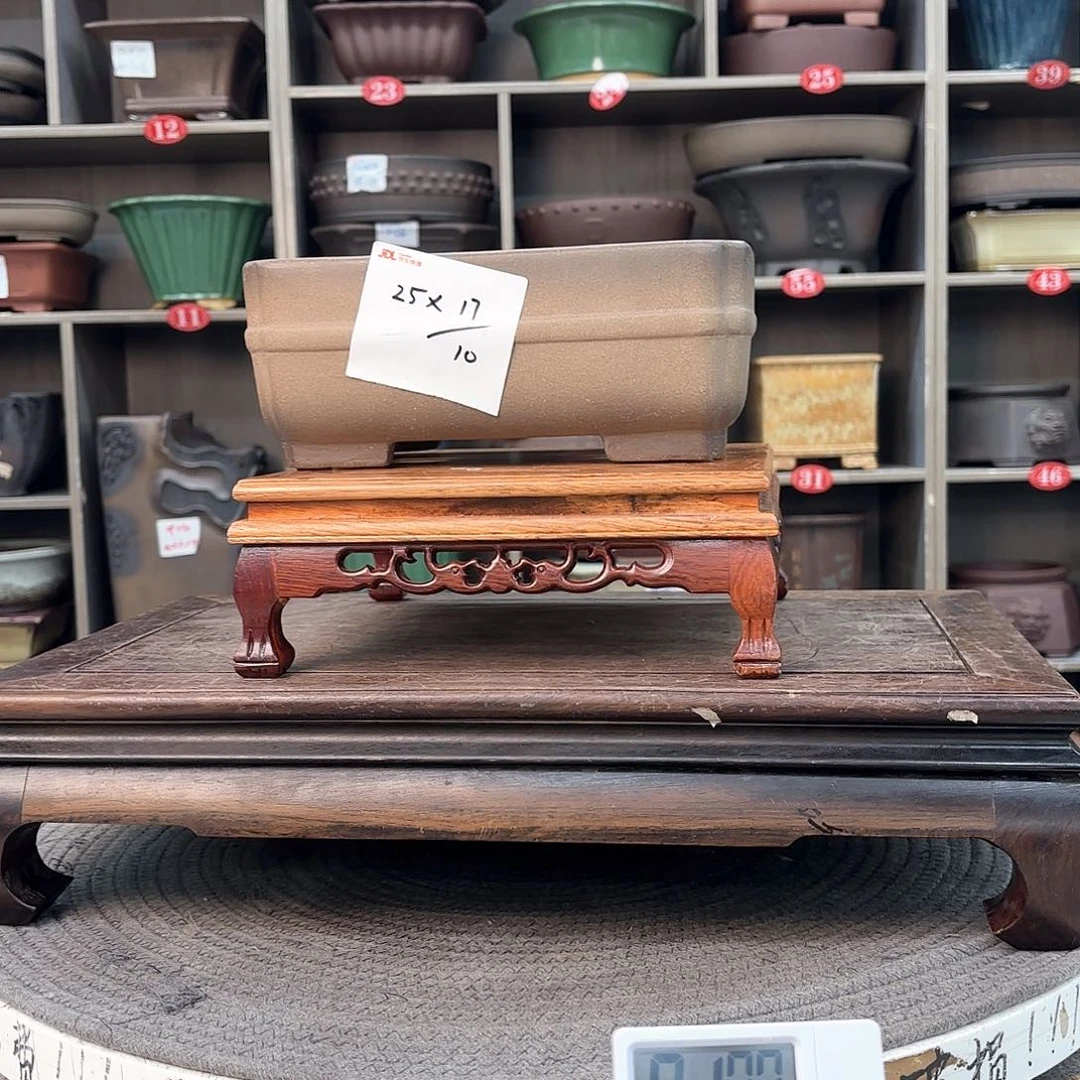 紫砂花盆紫砂的颜色很好看