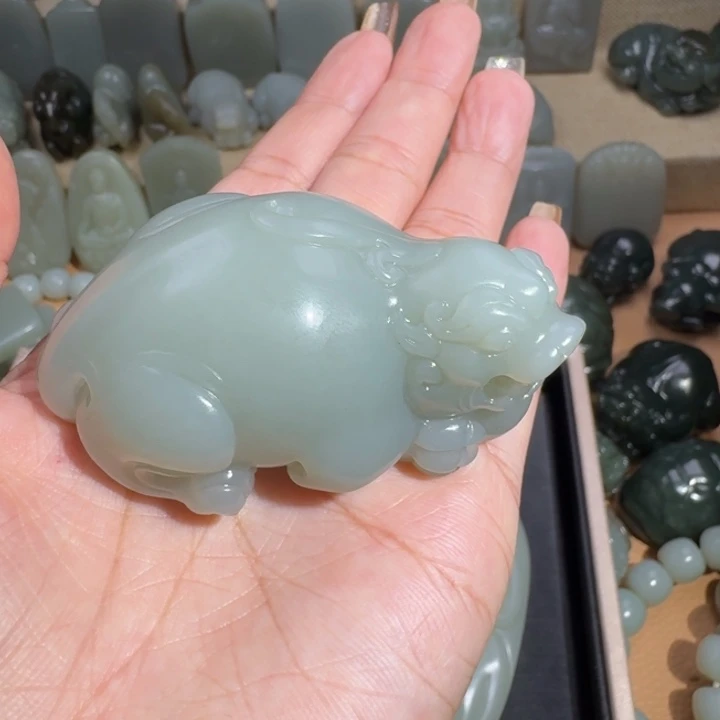 t***n和田玉未镶嵌颈饰