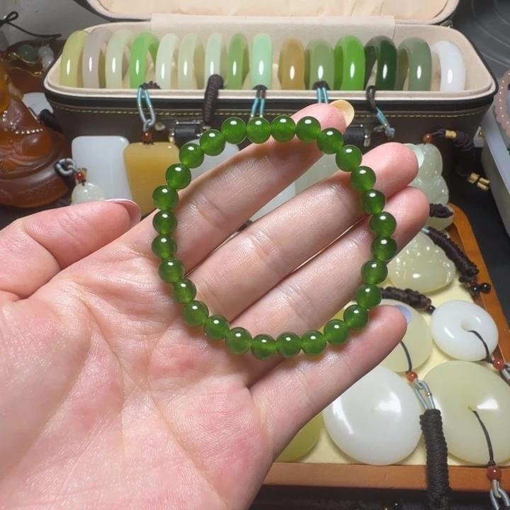 新疆老料碧玉圆珠手串