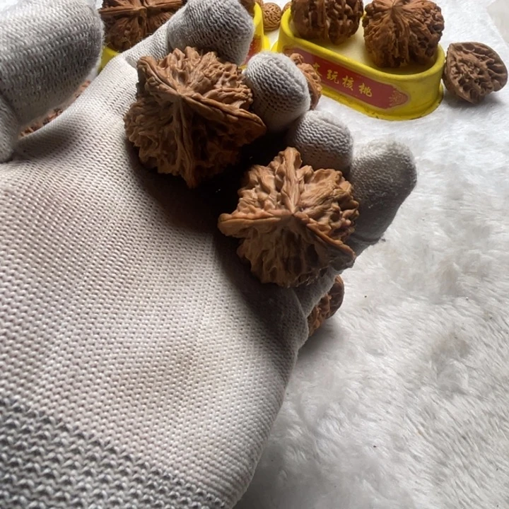 把件桃核盘山三棱