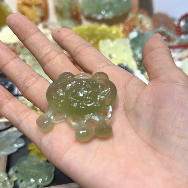 未镶嵌蛇纹石玉吊坠新*家