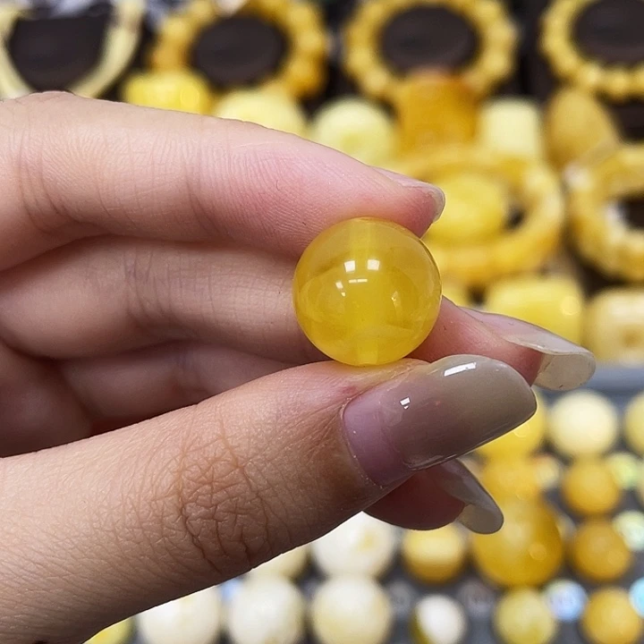 琥珀未镶嵌裸石14mm瑕 258