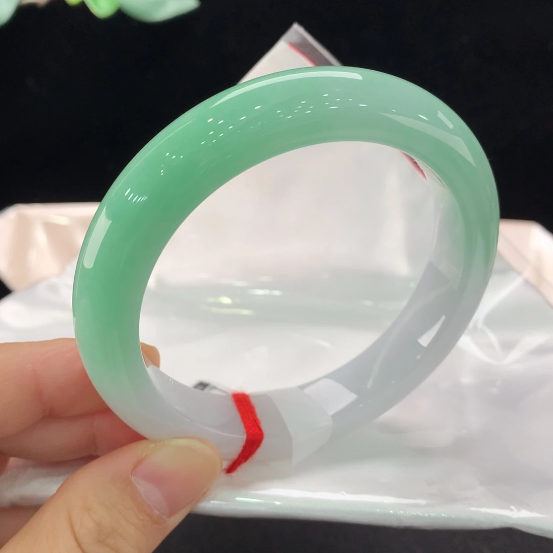 翡翠未镶嵌手镯2095
