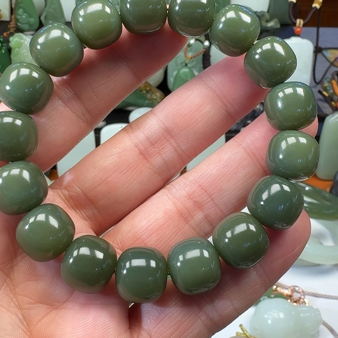 和田玉颈饰未镶嵌