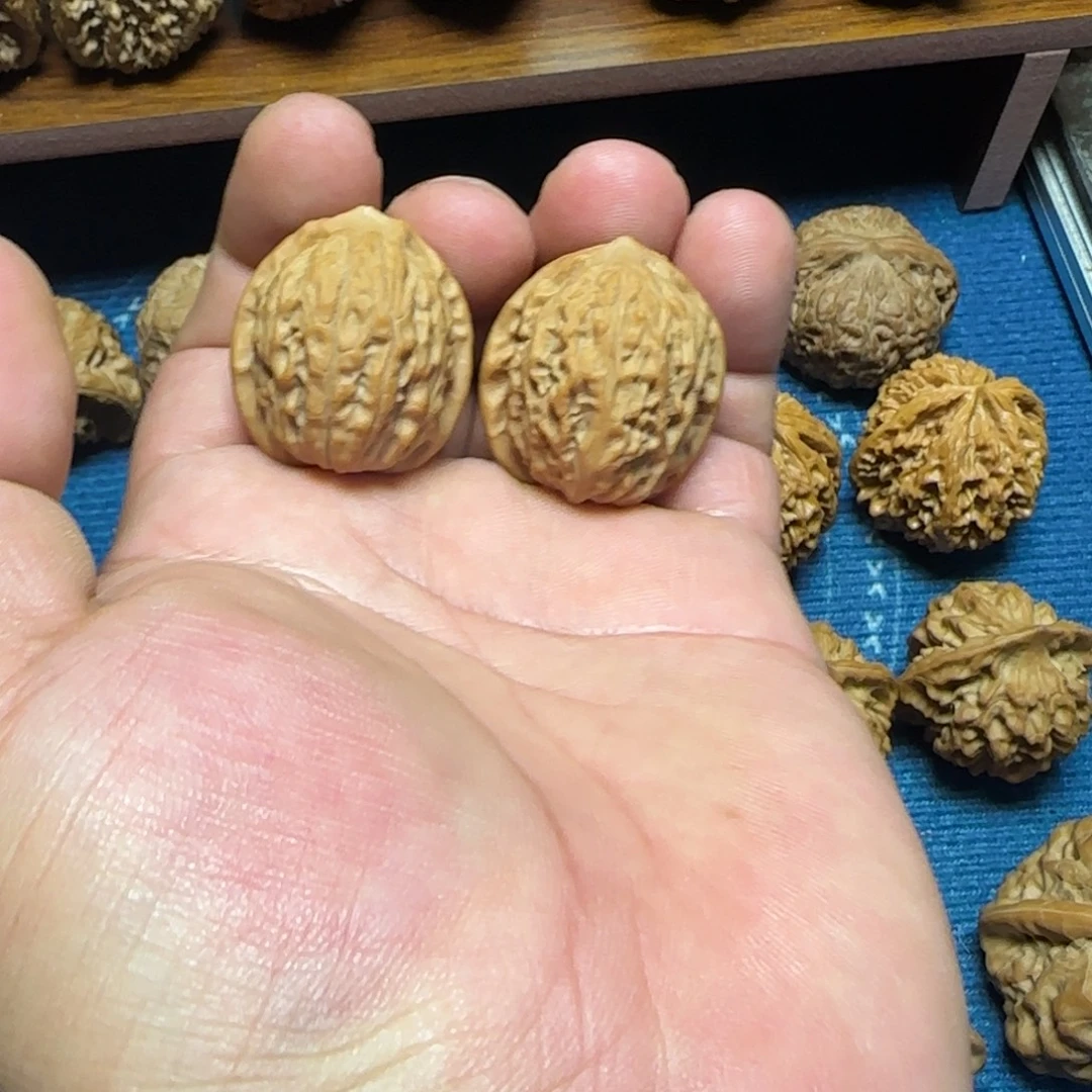 天***上把件文玩核桃全品29金牛手捻