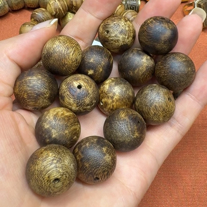 大叶紫檀（黑酸枝木类）