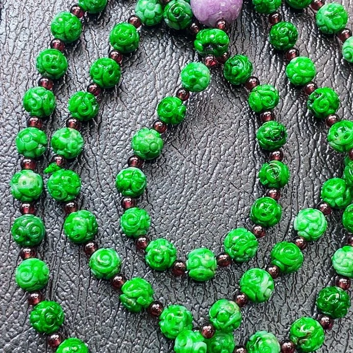 翡翠未镶嵌颈饰多样性